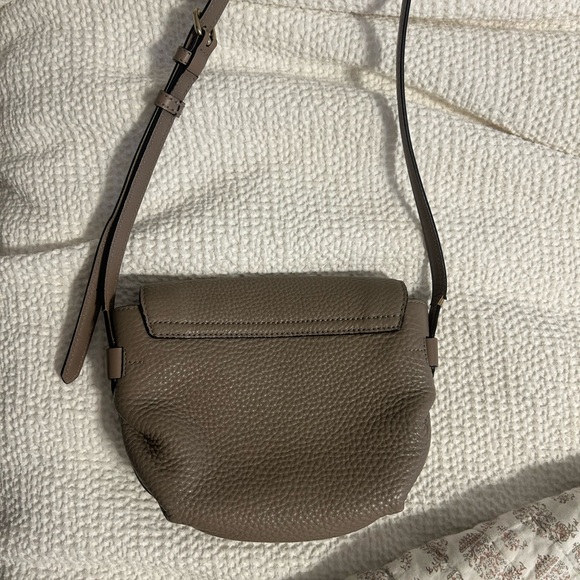 MARC by MARC JACOBS taupe leather crossbody purse - Picture 4 of 7